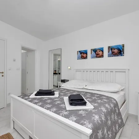 Lotte With Private Pool In The Center! *