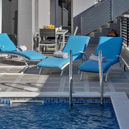 Lotte With Private Pool In The Center! Апартаменты