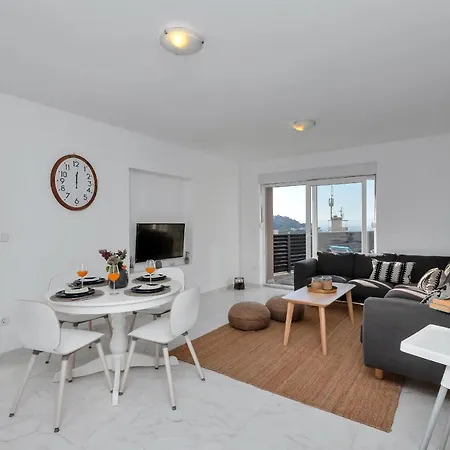 Lotte With Private Pool In The Center! *