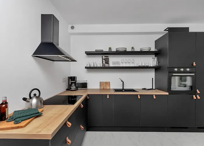 Lotte With Private Pool In The Center! Макарска