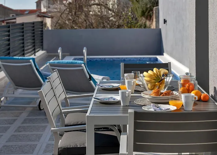 Апартаменты Lotte With Private Pool In The Center!