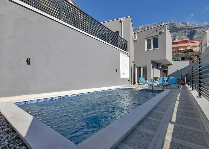 Lotte With Private Pool In The Center! Апартаменты