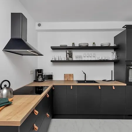 Lotte With Private Pool In The Center! Makarska