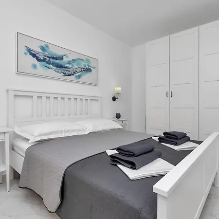 Lotte With Private Pool In The Center! ماكارسكا