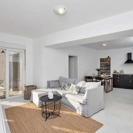 Lotte With Private Pool In The Center! شقة ماكارسكا