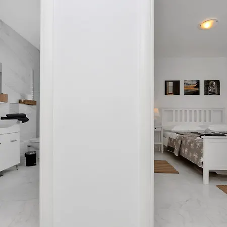 Lotte With Private Pool In The Center! ماكارسكا