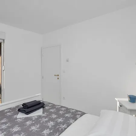 Appartement Lotte With Private Pool In The Center! *