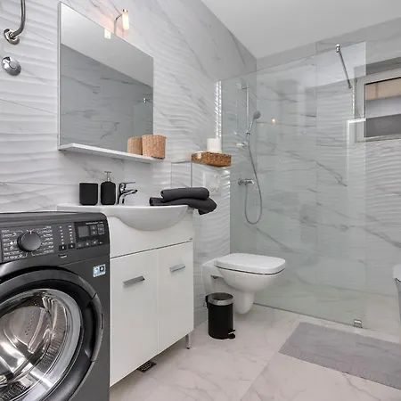 Lotte With Private Pool In The Center! *