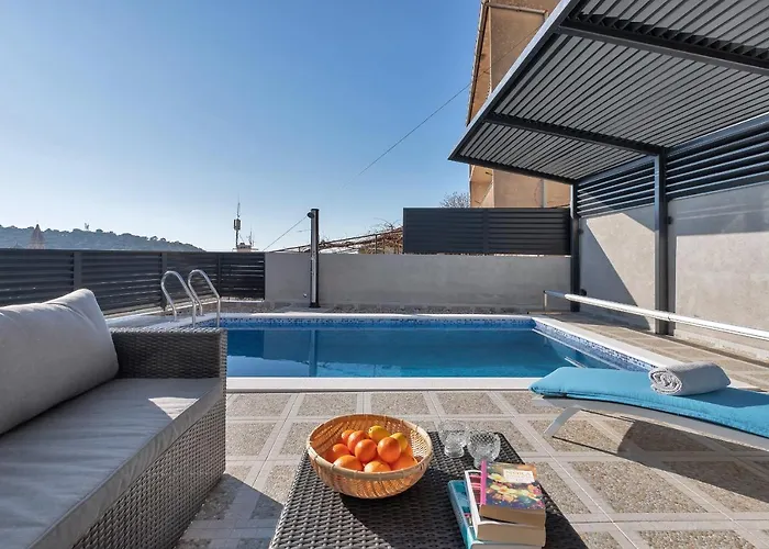 Apartment Lotte With Private Pool In The Center!