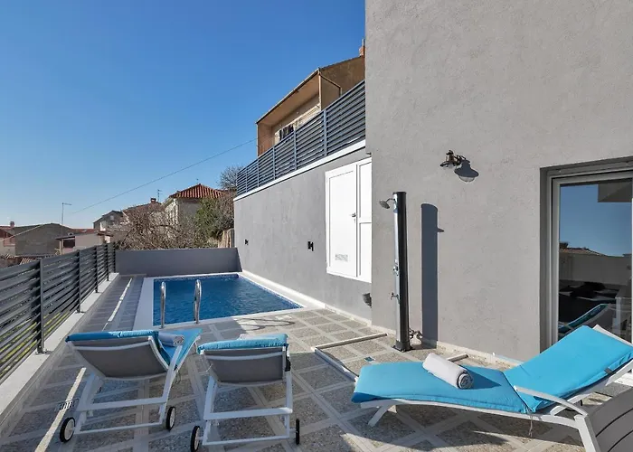 Διαμέρισμα Lotte With Private Pool In The Center!