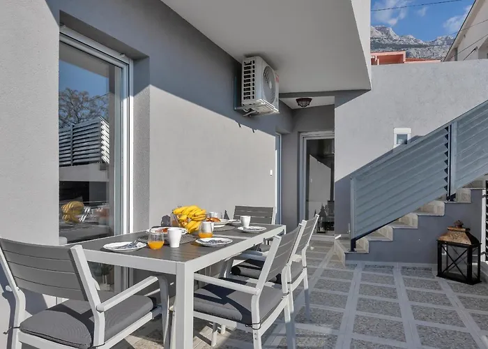 Lotte With Private Pool In The Center! Μακάρσκα