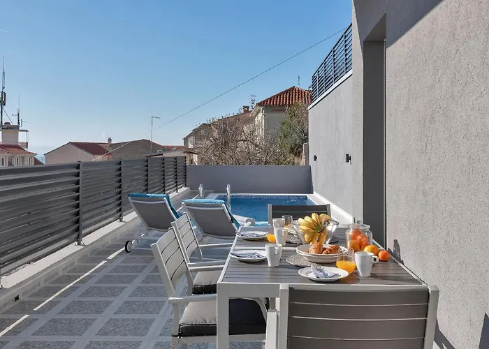 Lotte With Private Pool In The Center! *