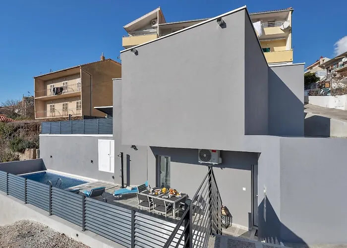 Lotte With Private Pool In The Center! דירה