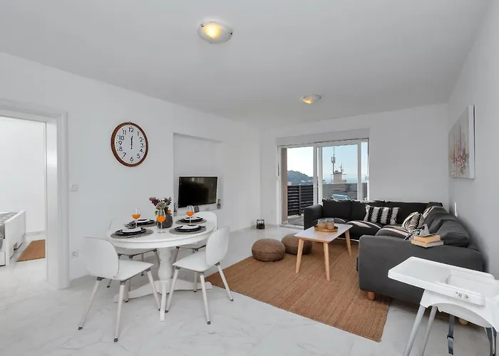 Lotte With Private Pool In The Center! *